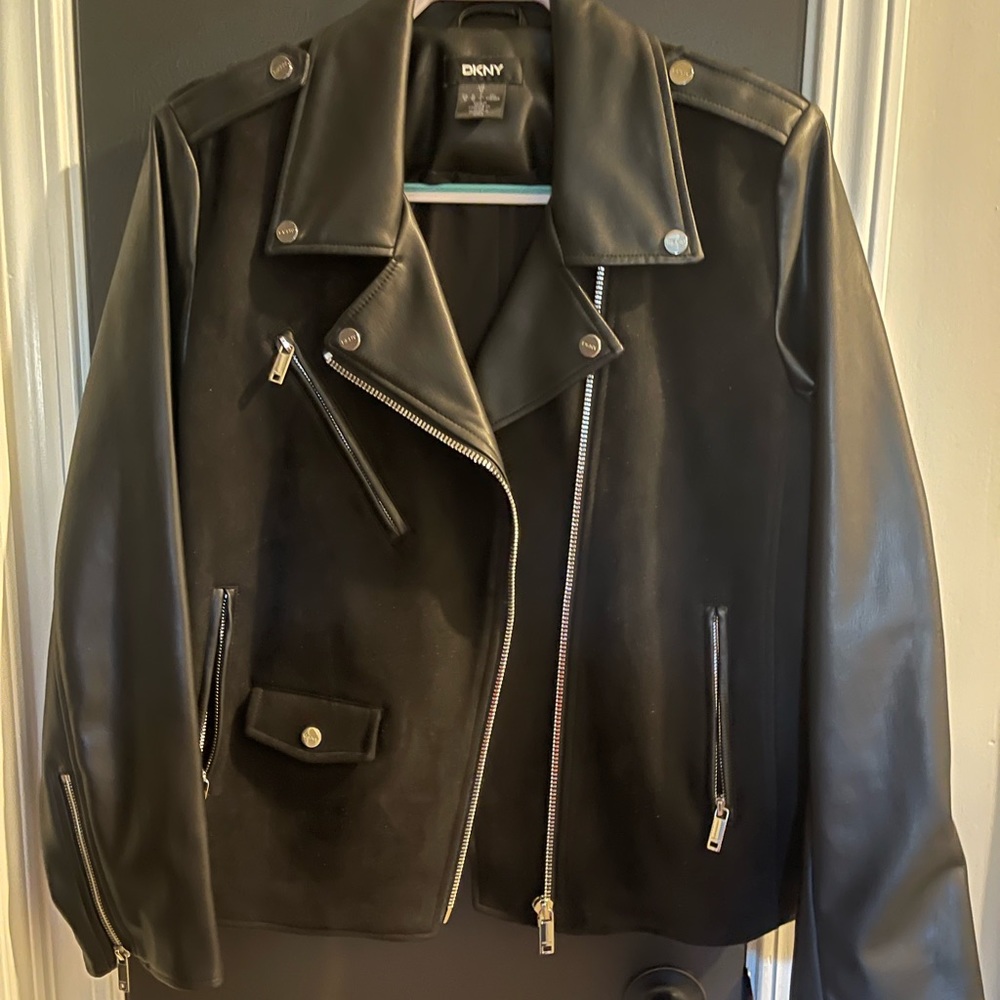 NWOT Women’s DKNY leather and suede jacket
